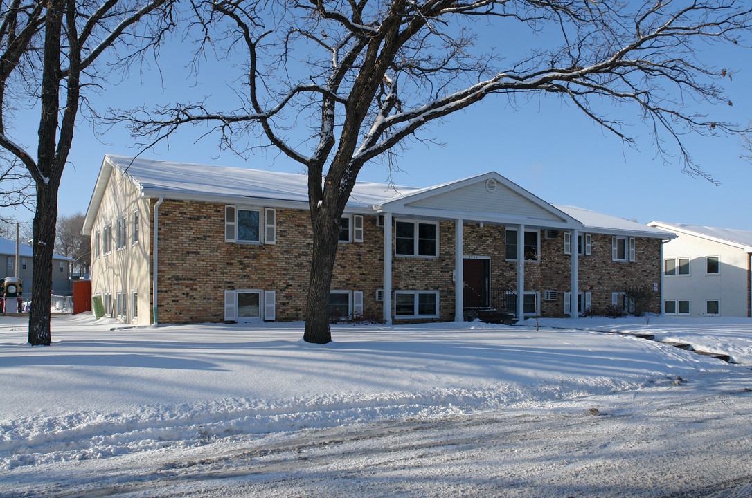 2905 Verndale Ave in Anoka, MN - Building Photo