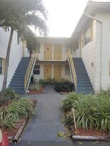 3090 Coral Springs Dr, Unit 8 in Coral Springs, FL - Building Photo