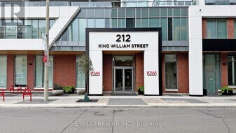 212 King William St in Hamilton, ON - Building Photo