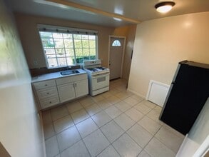 1525 Chapala St in Santa Barbara, CA - Building Photo - Building Photo