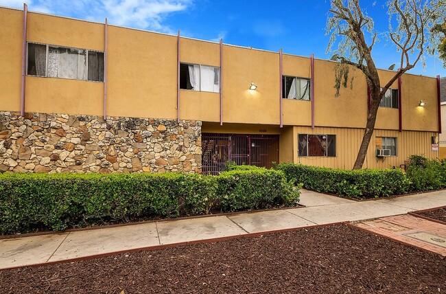 20436 Cohasset St in Los Angeles, CA - Building Photo - Building Photo