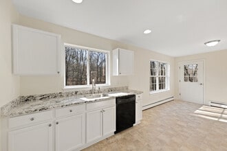63 Brewer Rd in Newburgh, NY - Building Photo - Building Photo