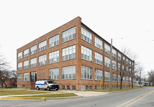 Woodcraft Square Senior Apartments in Monroe, MI - Building Photo - Building Photo