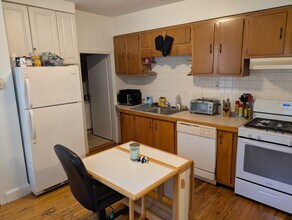 29 Gorham St, Unit 1 in Waltham, MA - Building Photo - Building Photo