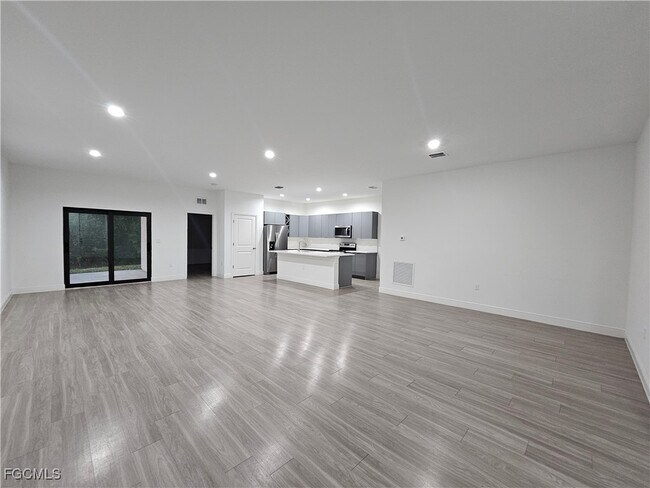 5002 Gramercy Rd in La Belle, FL - Building Photo - Building Photo