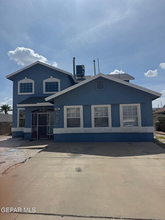 3033 Tierra Humeda Dr in El Paso, TX - Building Photo