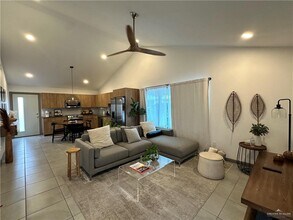 1308 E Iris Ave in McAllen, TX - Building Photo - Building Photo