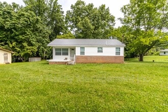 507 Benton Cir in Knoxville, TN - Building Photo - Building Photo