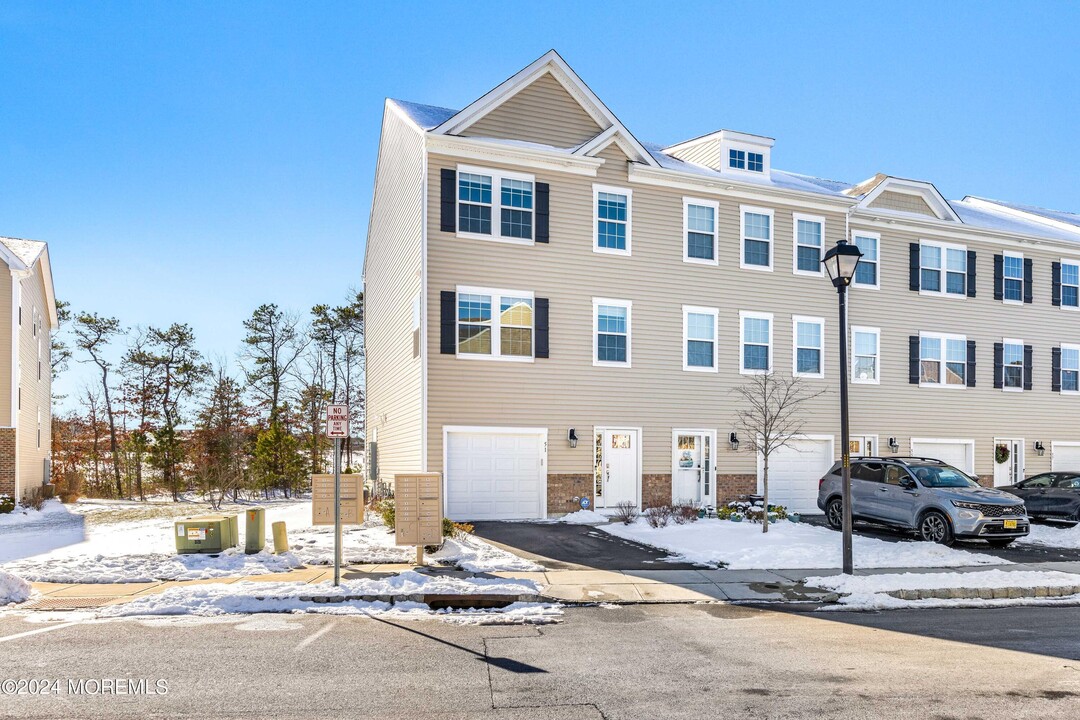 51 Melanie Wy in Stafford Township, NJ - Building Photo