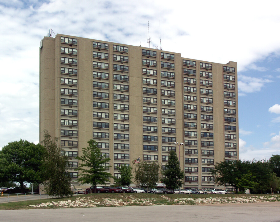 UAW Senior Citizens Center in Pekin, IL - Building Photo