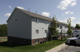 Douglas Apartments in Elkhorn, NE - Building Photo - Building Photo