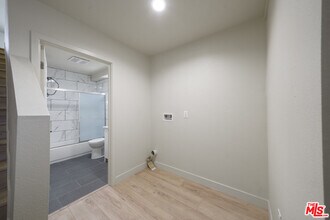 735 E 82nd St in Los Angeles, CA - Building Photo - Building Photo