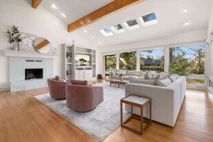 515 NW D St in Bentonville, AR - Building Photo