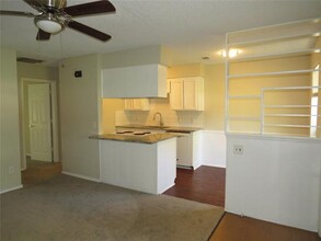 713 Pleasant Manor Ave in Burleson, TX - Building Photo - Building Photo
