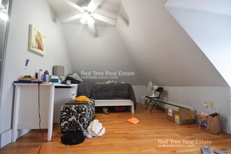 68 Boylston St, Unit 4 in Brookline, MA - Building Photo - Building Photo