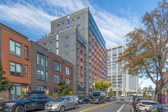 Navy Green in Brooklyn, NY - Foto de edificio - Building Photo