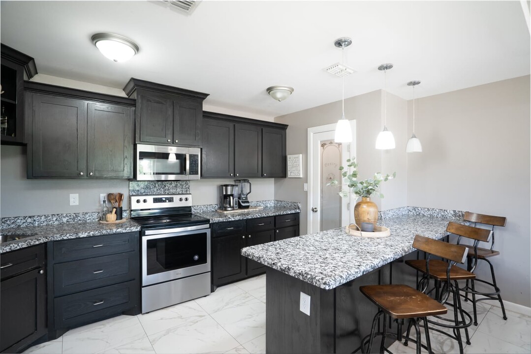 1512 River Bend Dr in Mission, TX - Building Photo