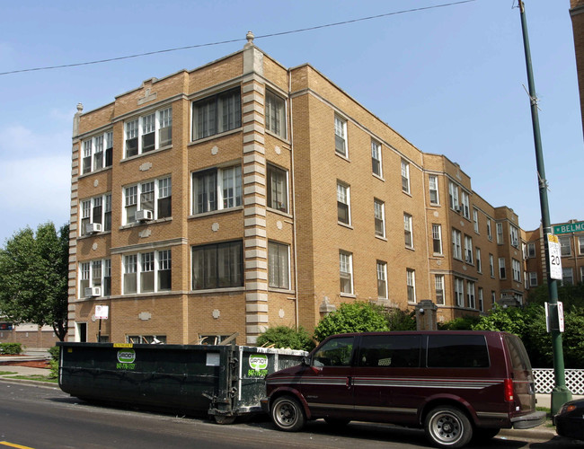 532-540 W Belmont Ave in Chicago, IL - Building Photo - Building Photo