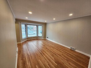 5044 N Kenneth Ave in Chicago, IL - Building Photo - Building Photo