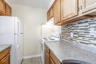 91 Carrick Ave in Hamilton, ON - Building Photo - Building Photo