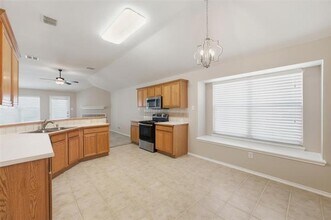 3045 Meadowbrook Dr in Grand Prairie, TX - Building Photo - Building Photo