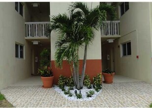 Tiberius Apartments in North Miami Beach, FL - Building Photo - Building Photo