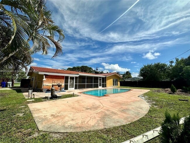 912 NE 9th Ct in Pompano Beach, FL - Building Photo - Building Photo