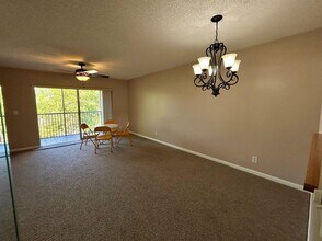 3738 N University Dr, Unit h-2 in Coral Springs, FL - Building Photo - Building Photo