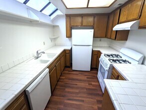 279 E Glenarm St in Pasadena, CA - Building Photo - Building Photo