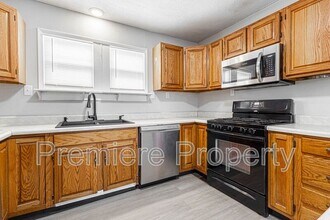 11825 Roberts St in Sugar Creek, MO - Building Photo - Building Photo