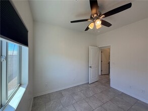 3270 E Farm Crst Ave in Kingman, AZ - Building Photo - Building Photo