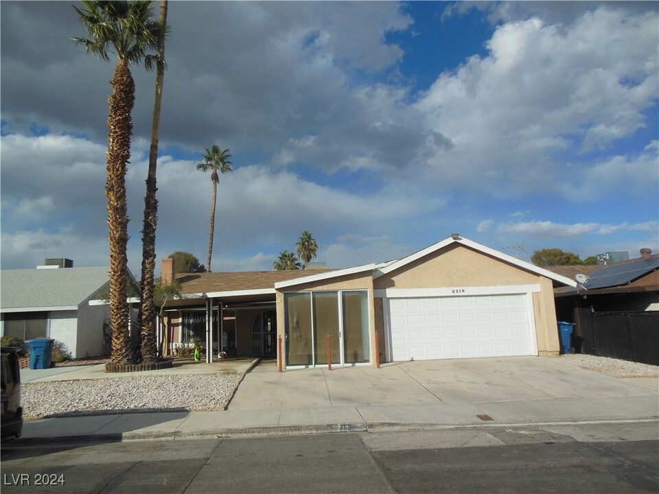 6218 Cedarwood Ave in Las Vegas, NV - Building Photo