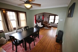 2078 St Clair Ave in St. Paul, MN - Building Photo - Building Photo