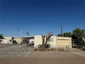 7866 Meadowlark St in Mohave Valley, AZ - Building Photo