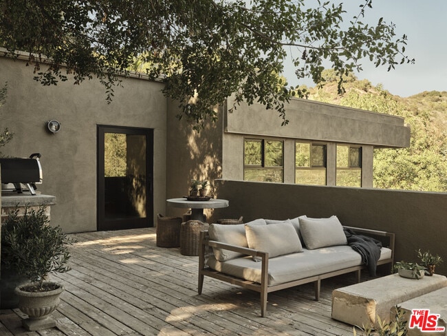 property at 10420 Lisbon Ln