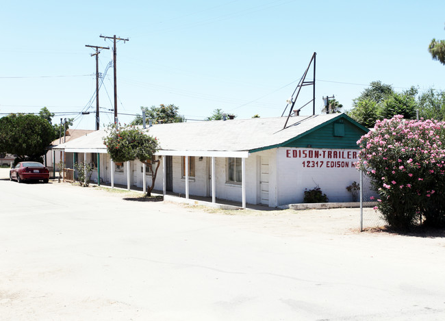 Edison Mobile Home Park in Bakersfield, CA - Building Photo - Building Photo