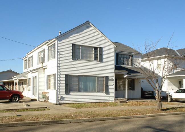 1332 Central Ave in Barboursville, WV - Foto de edificio - Building Photo