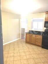 302 Pocahontas Trail in Lake In The Hills, IL - Building Photo - Building Photo