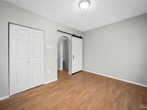 709 Dammert Ave in St. Louis, MO - Foto de edificio - Building Photo