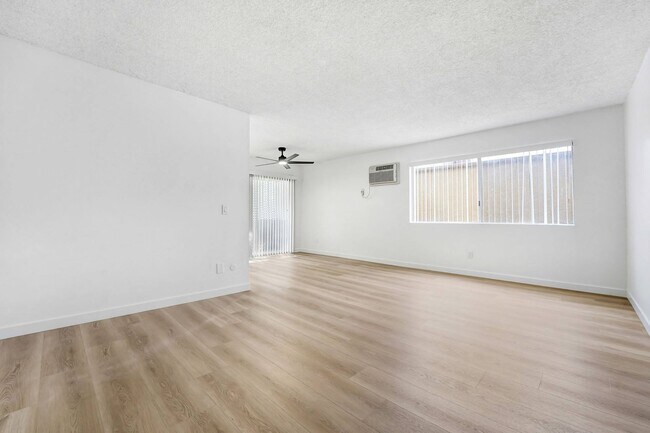 930 N Martel in Los Angeles, CA - Building Photo - Building Photo