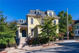 54 Halsey St in Providence, RI - Building Photo