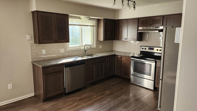 8424 Annsbury Dr in Shelby Township, MI - Building Photo - Building Photo