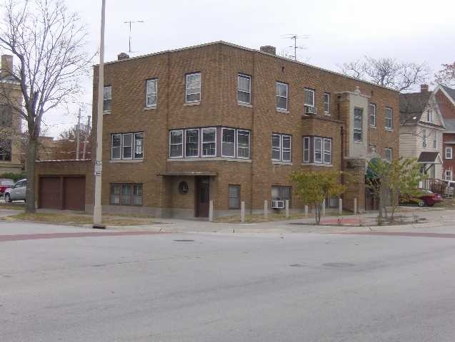 Rosala in Rock Island, IL - Foto de edificio - Building Photo