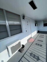 2444 Polk St in Hollywood, FL - Building Photo - Building Photo