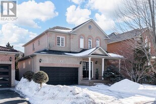 45 Oland Dr in Vaughan, ON - Building Photo