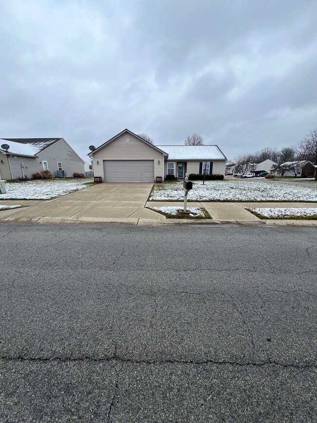 property at 9 Lynn Ct