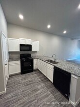 2124 N Avenue J in Lubbock, TX - Building Photo - Building Photo
