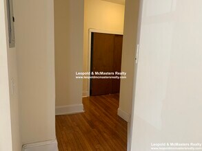 1315 Commonwealth Ave, Unit 105 in Boston, MA - Building Photo - Building Photo