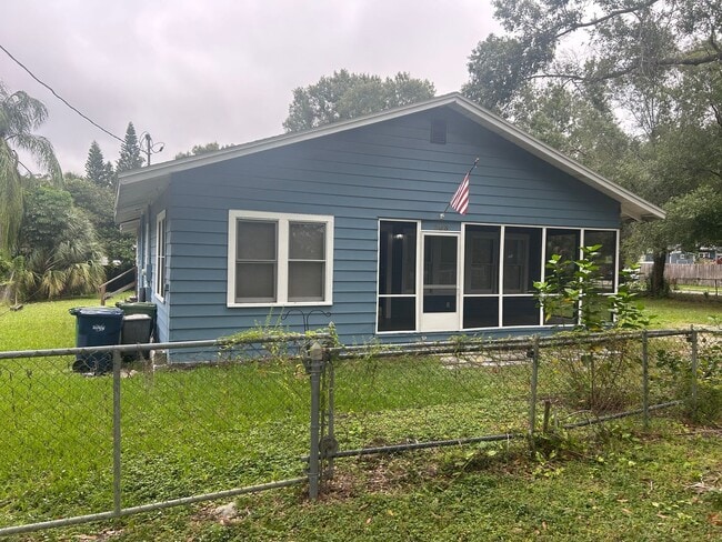 property at 303 W Jean St