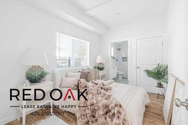 property at 11950 Vanowen St